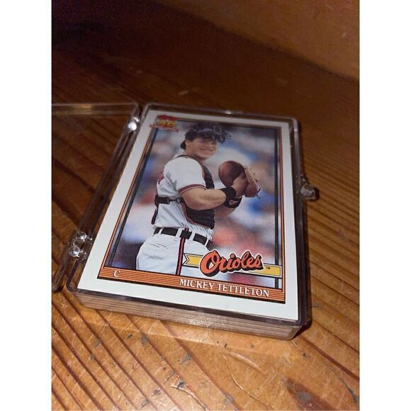 Baseball Cards   - Picture 1 of 8